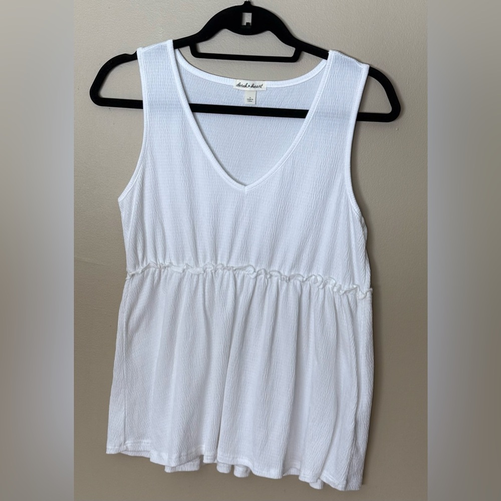 Derek Heart White V-Neck Flowy Tank